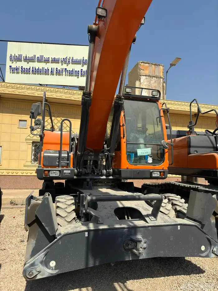 للبيع بوكلين كفرات Develon DX210WA 4