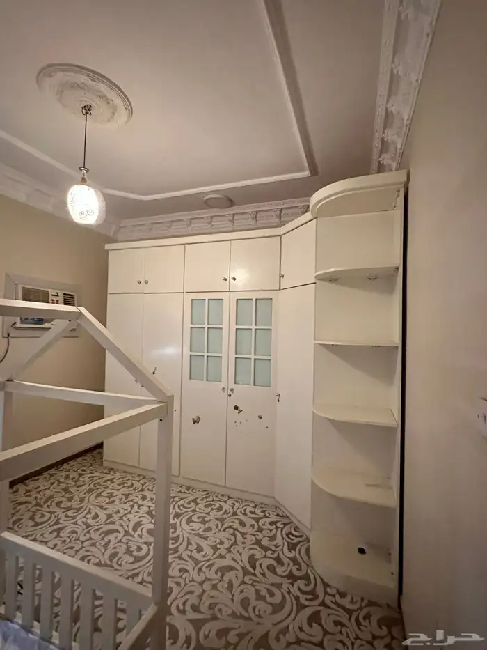 للبيع. 2 سرير اطفال. ودولاب 0