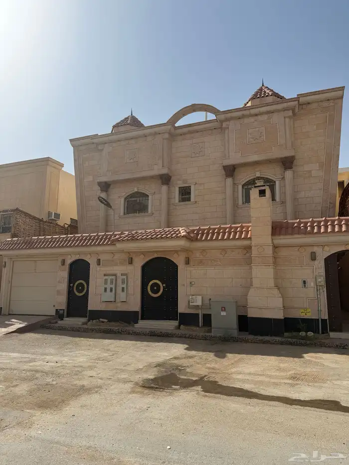 دور ارضي للايجار في حي لبن ( الشرقي ) 0