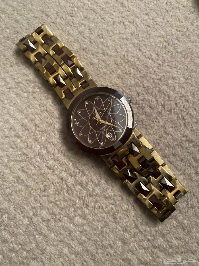 ساعات للزينة مافيها حجار الحبة ب 10 ريال بس كلهم ب30 2