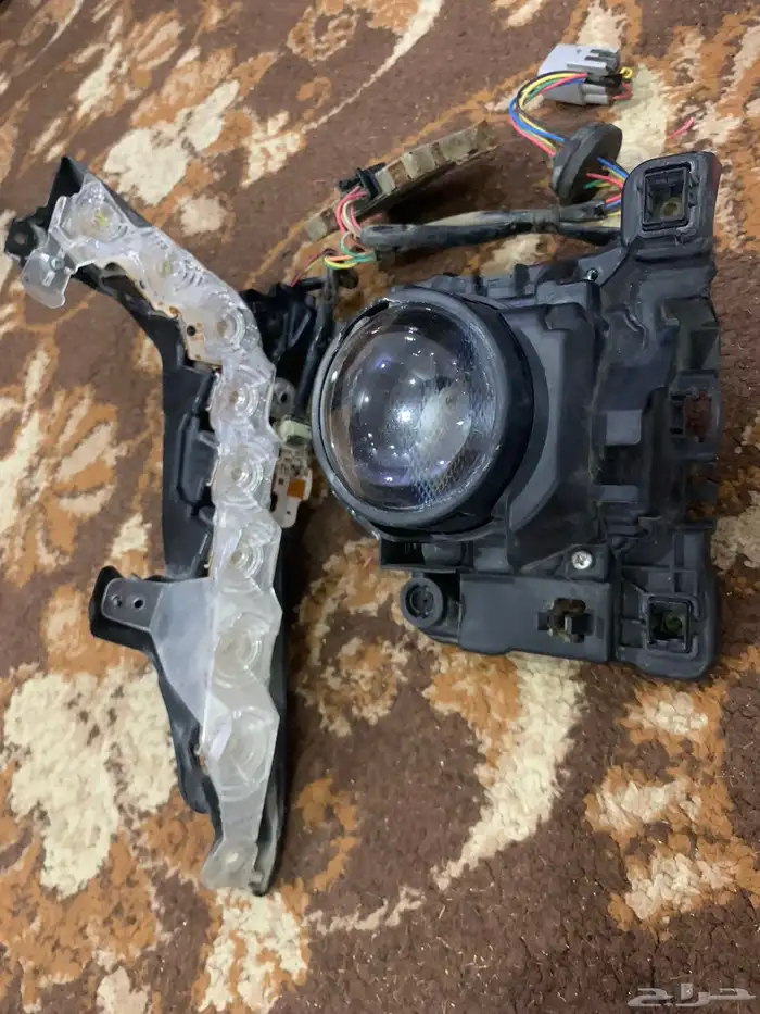 عدسة اصليه وكاله تايوتا كامري 4