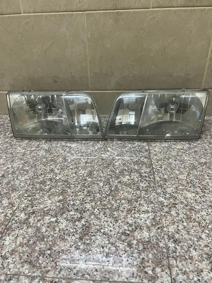 شمعات فورد كراون فكتوريا نوع TYC 0