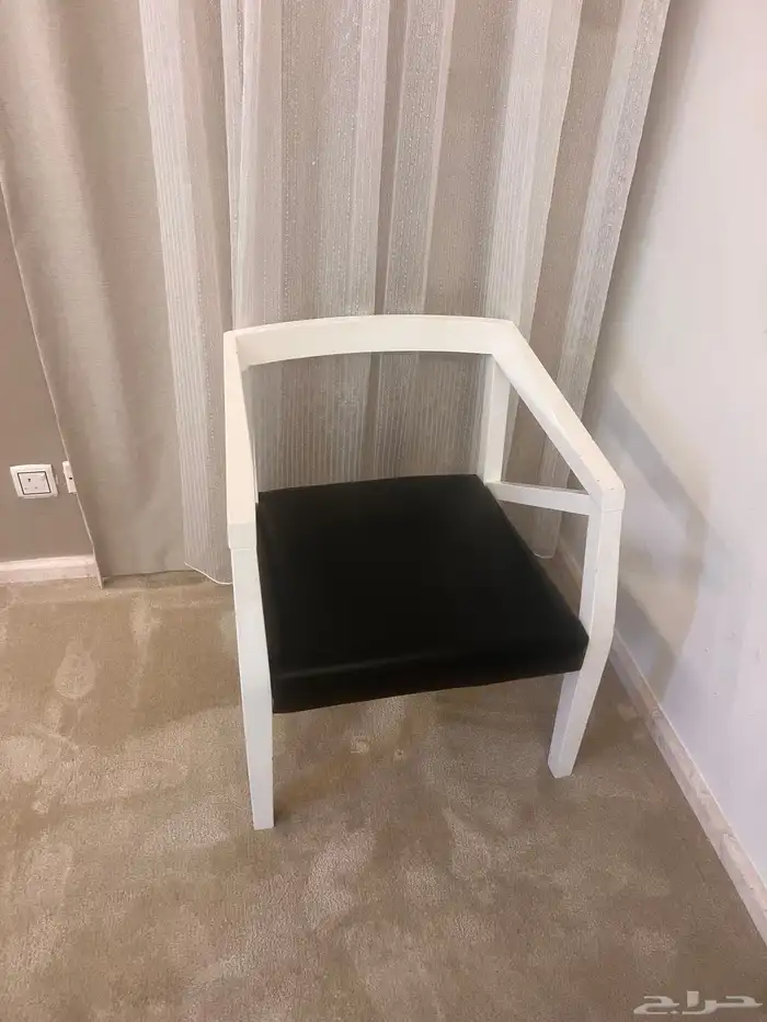 غرفة نوم مودرن خشب ماليزي نظيفة جدا 4