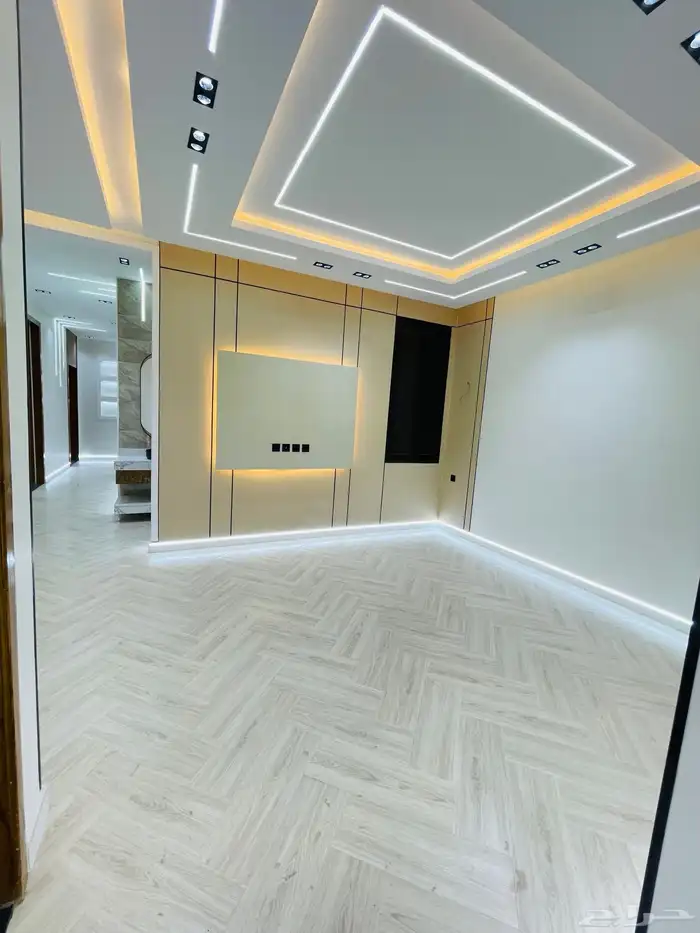 للبيع شقق تمليك علوي مع سطح موقع متميز جدا وسط الخدمات 10