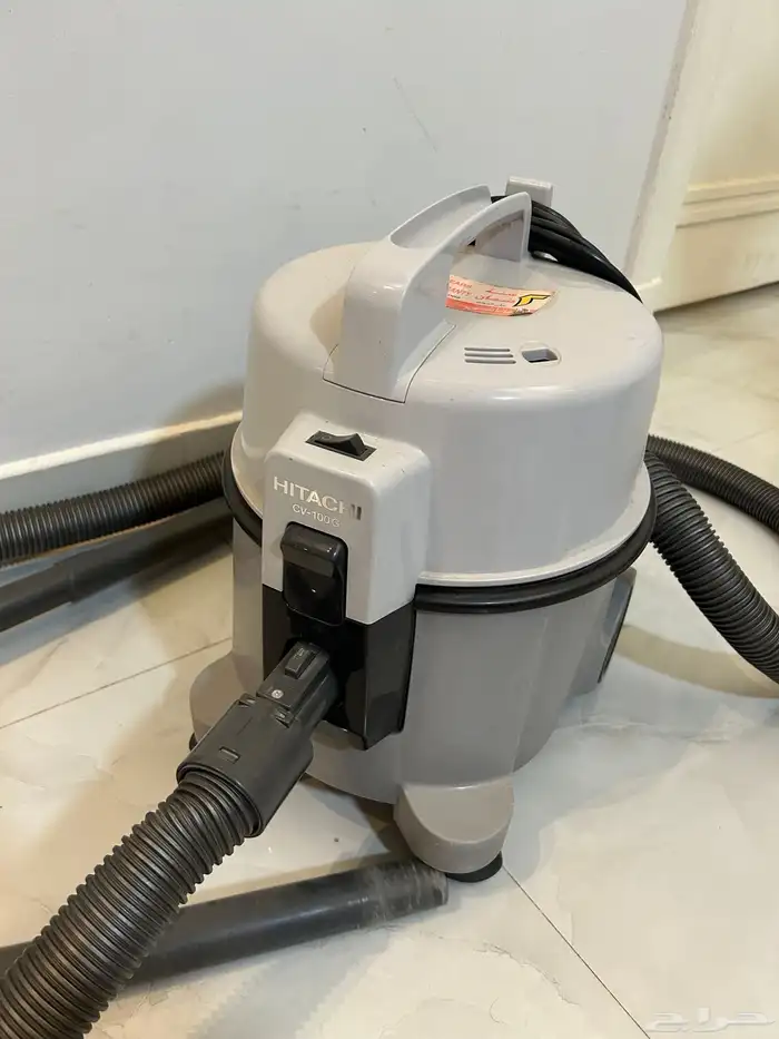 مكنسة كهربائية بحالة ممتازه 2