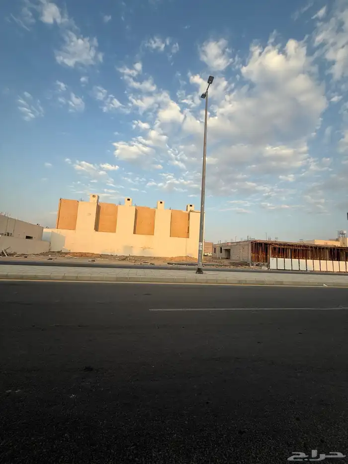 للبيع ارض تجارية في مخطط النبلاء م500 شارع 30م 3