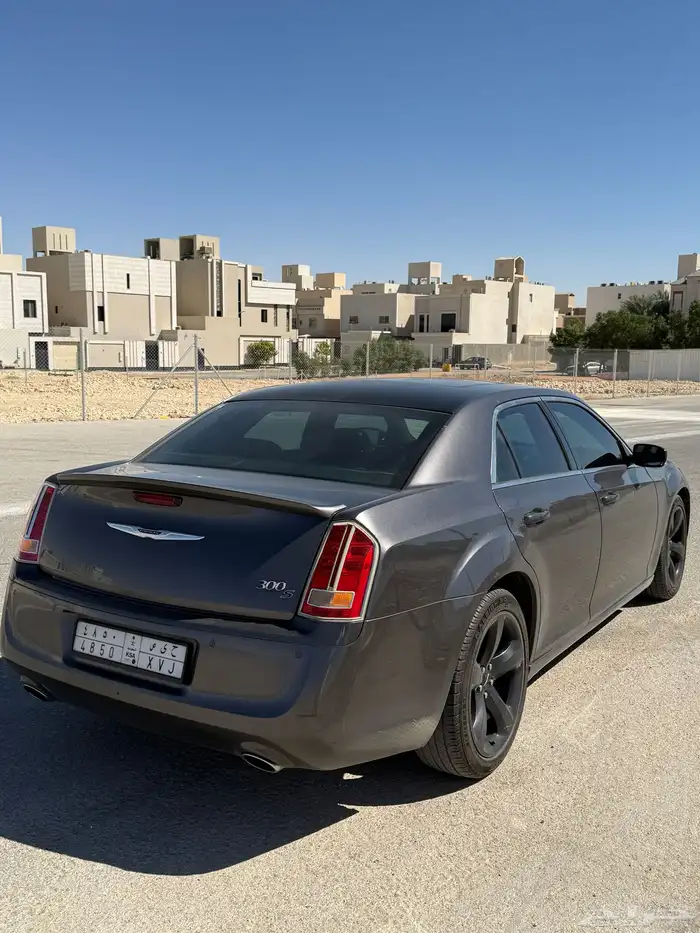كرايزلر 300s (ممشى قليل) 4