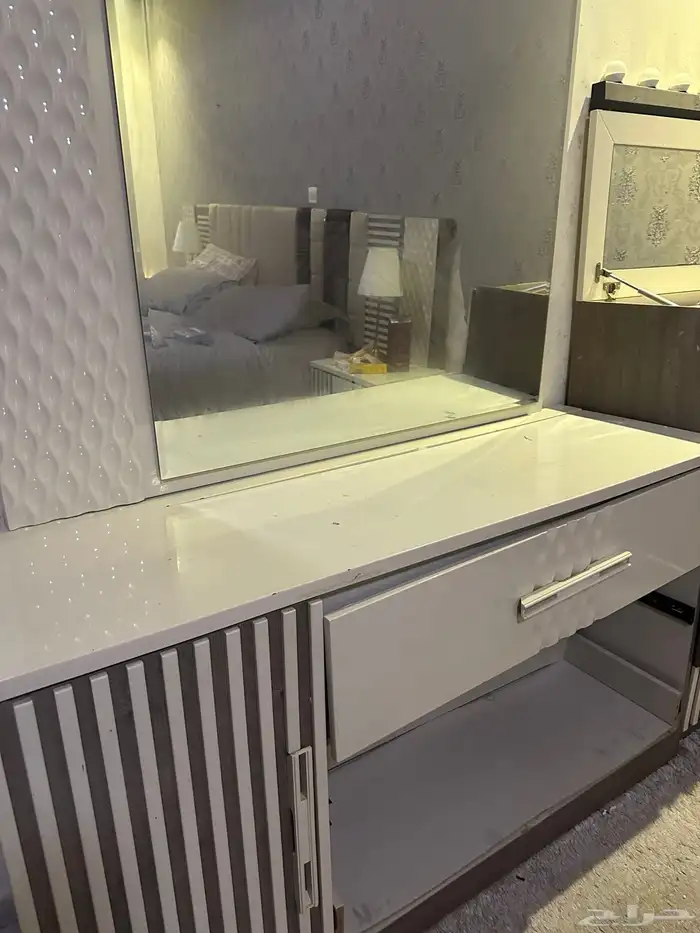 دولاب تسريحه 2