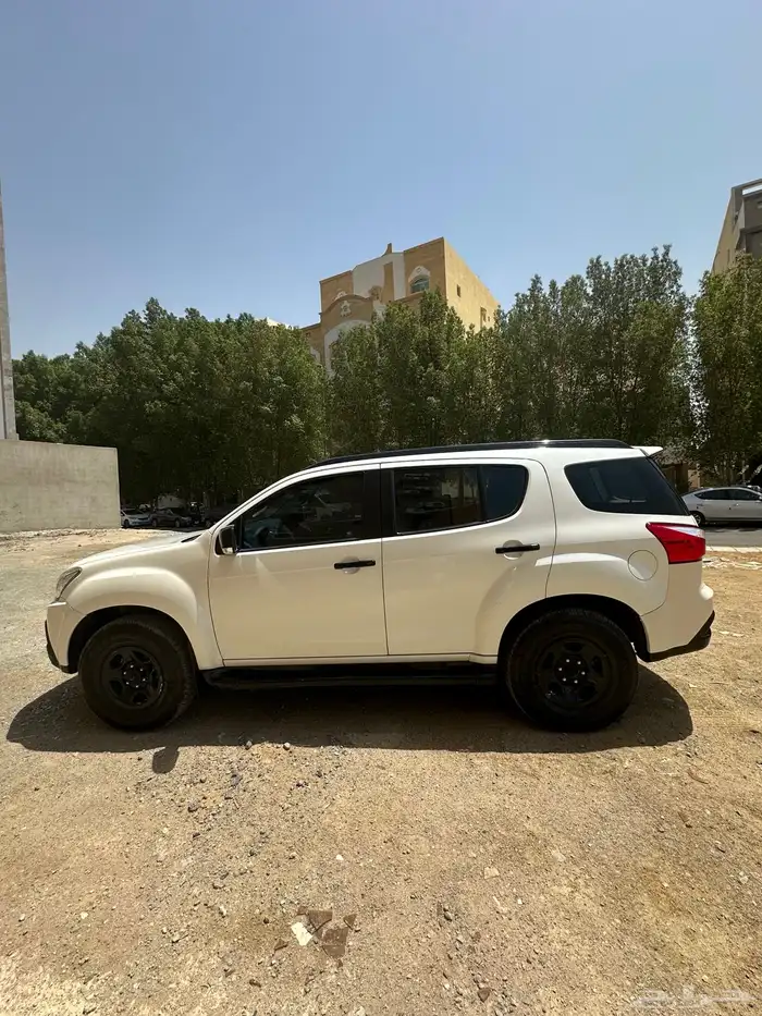 للبيع ايسوزو MUX موديل 2022 فل كامل دبل 0