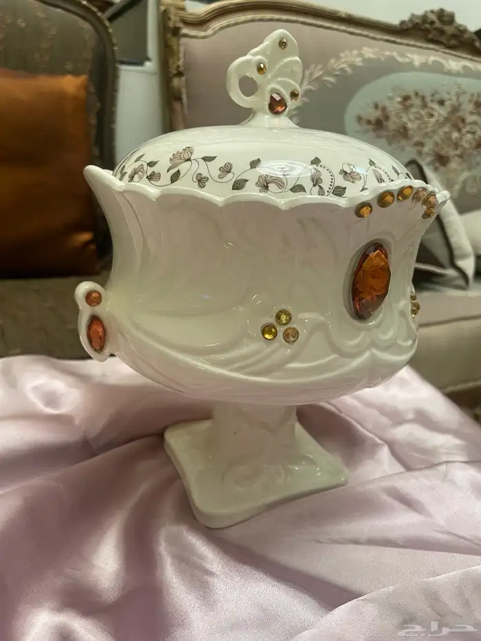 وعاء كلاسيكي Classical Tureen 13