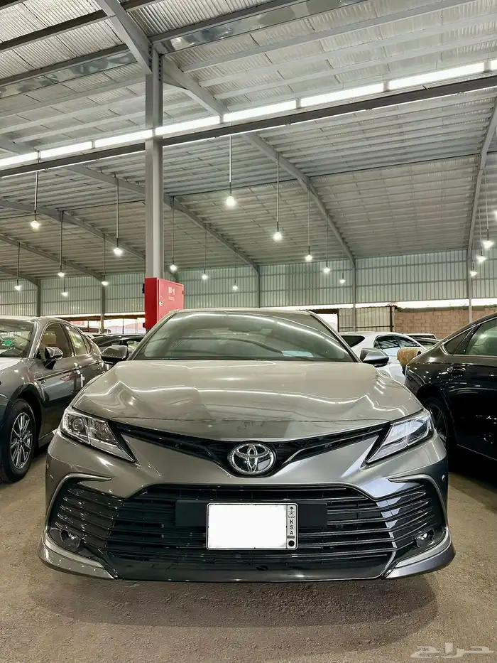 كامري تيتانيوم بنزين GLE العداد ( 2840 كيلو فقط ) موديل 2024 5