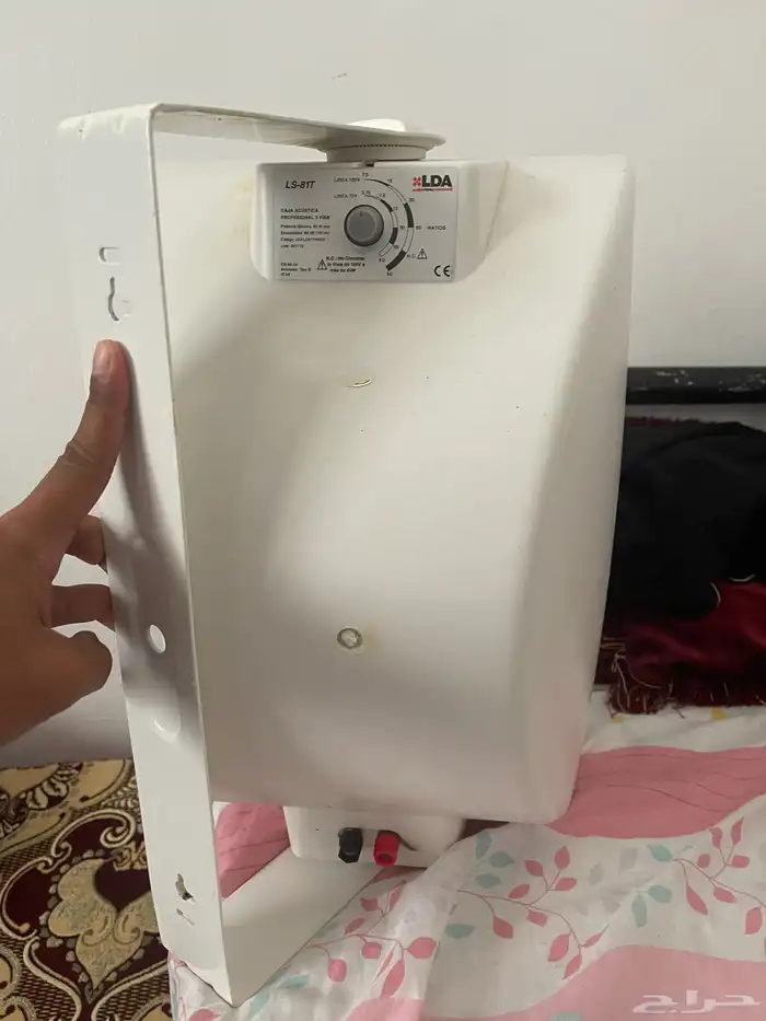 سماعات الماني يوجد 6 حبات 3