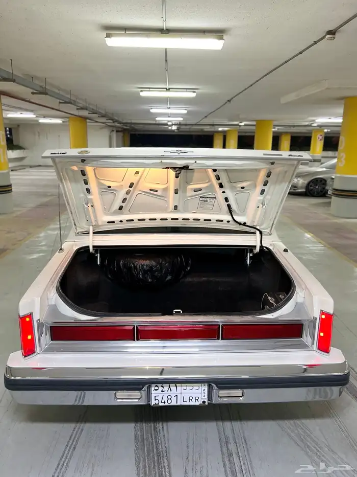 لينكون تاون كار 1983 مخزن كلاسيك سعودي وكالة ( تم البيع ) . 62