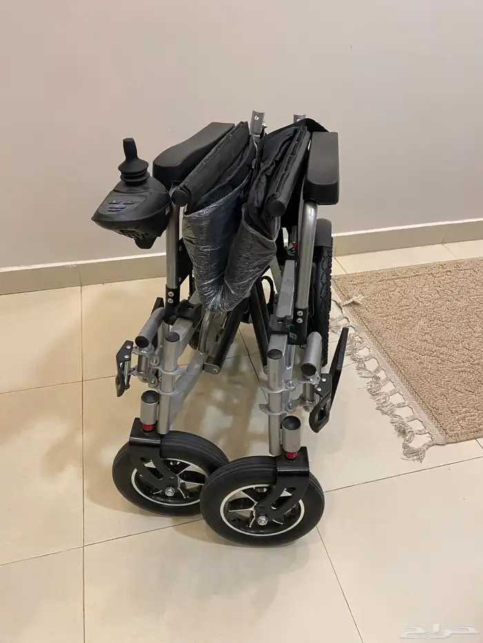 كرسي كهربائي متحرك شبه جديد 5