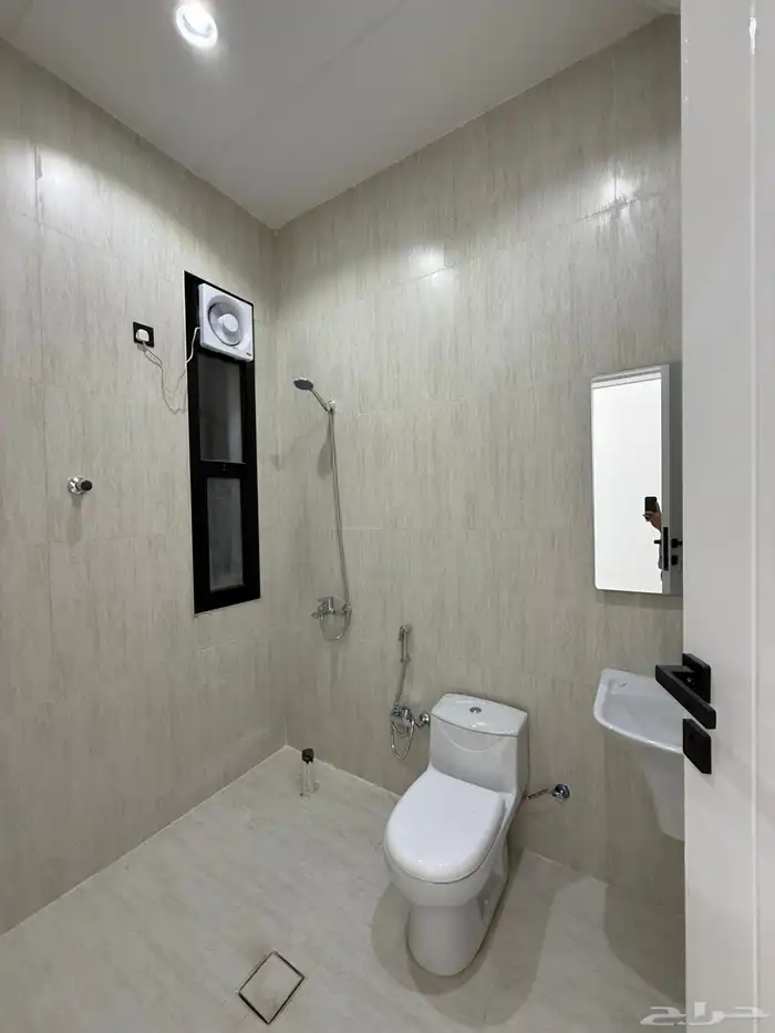 للبيع ارواف علويه وشقق ارضيه تشطيب VIP ف احد رفيده 17