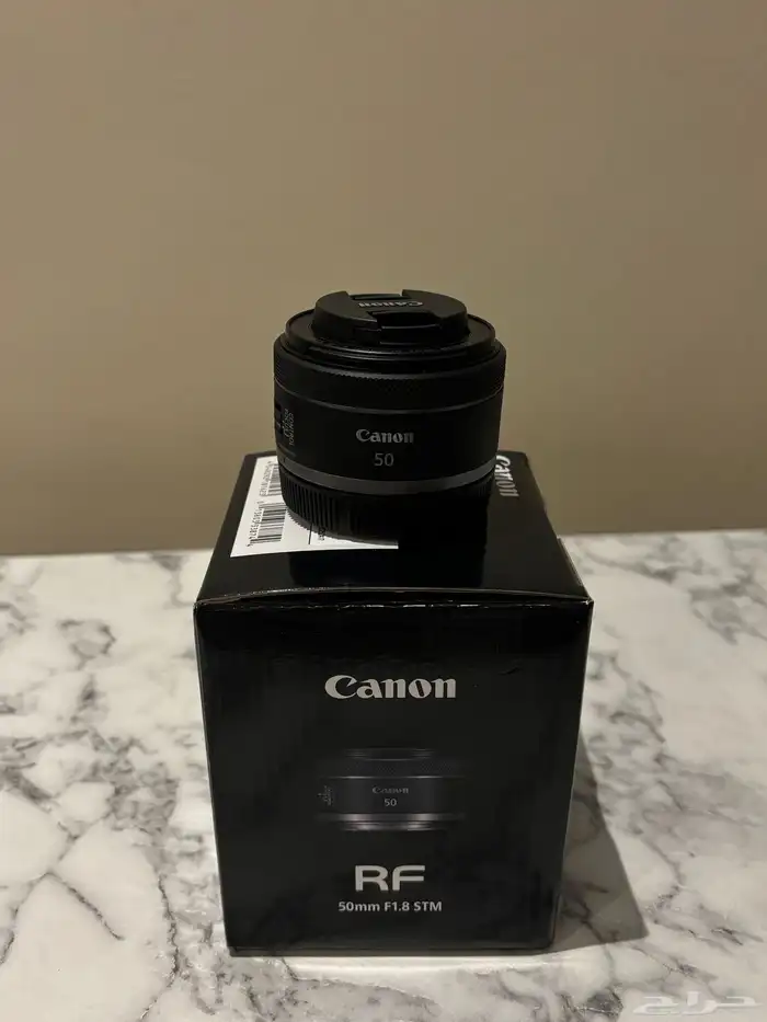 كاميرا كانون r8  عدسة 24-50 عدسة 50mm rf 1