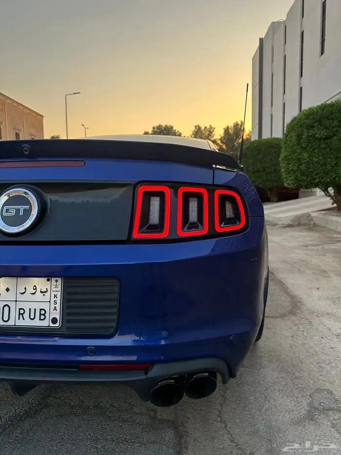 2013 موستنج 5.0 قير عادي فل بانوراما داخلي احمر 5