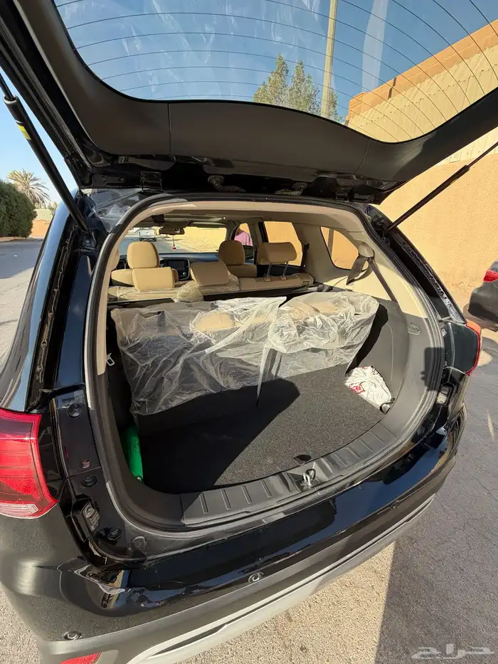 سيارة متسوبيشي اوتلاندر 18