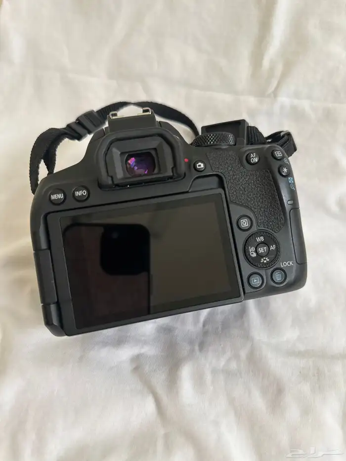 كاميرا كانون 850d مع عدسة 18-135 وملحقاتها اخت الجديد 2