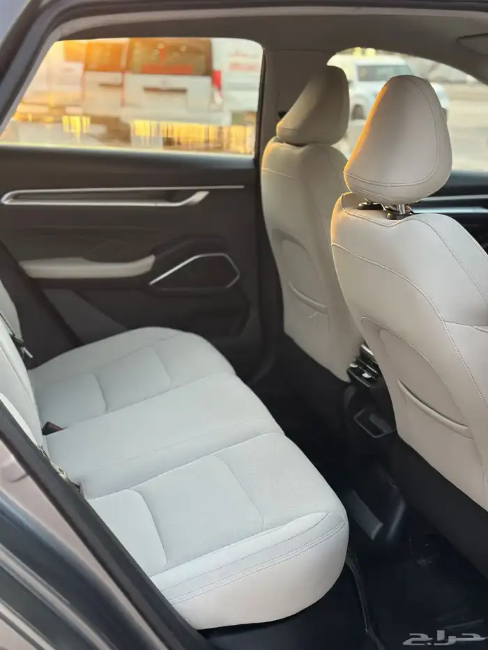 جيلي امجراند 2024 10