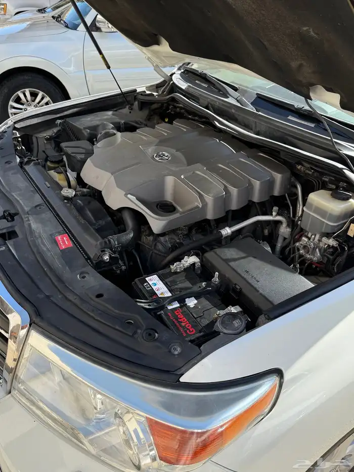 صالون لاندكروزر GXR 2014 12