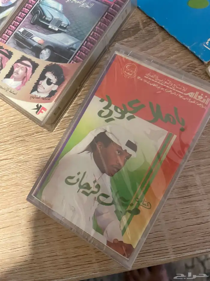 عدد 4 اسطوانات و6 اشرطة 3