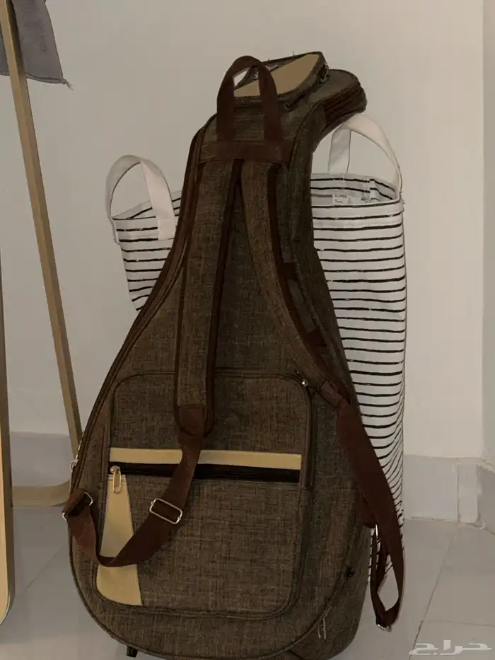 محتاج احد عنده ريش عود للبيع مايهم نوع الريشة 0