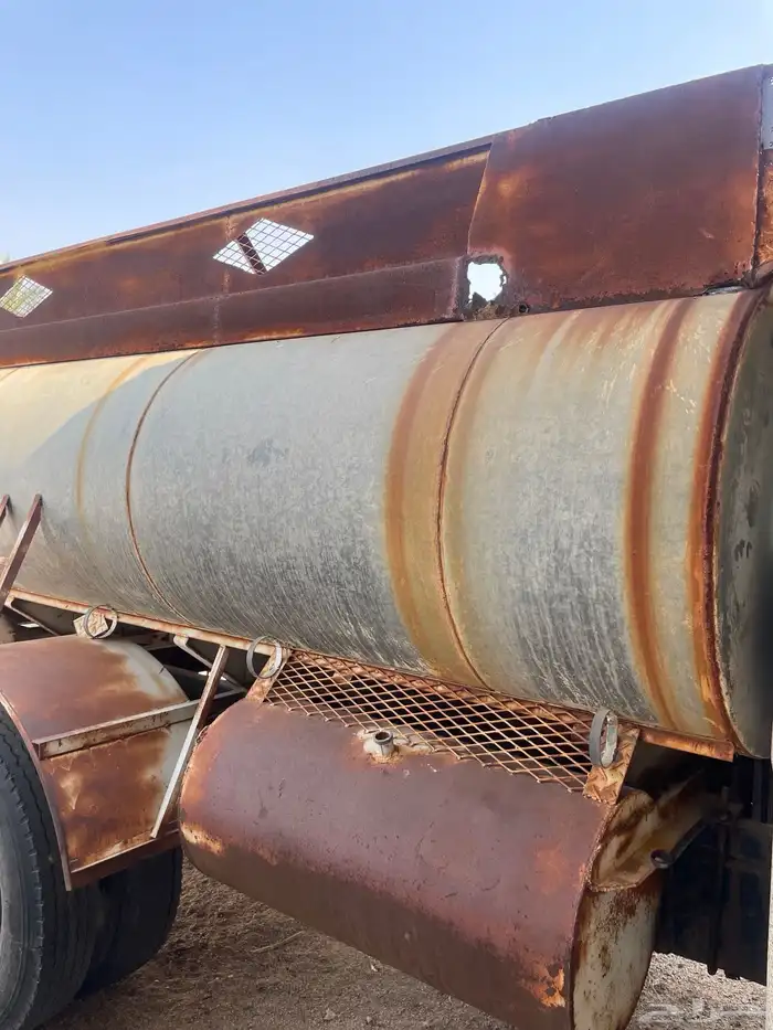 برميل تانكي وايت 7طن يركب على الجمس والفورد نضيف للبيع 2