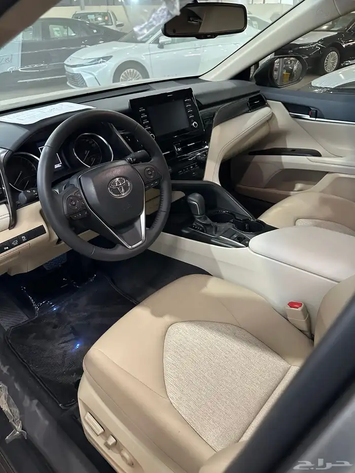 كامري تيتانيوم بنزين GLE العداد ( 2840 كيلو فقط ) موديل 2024 8