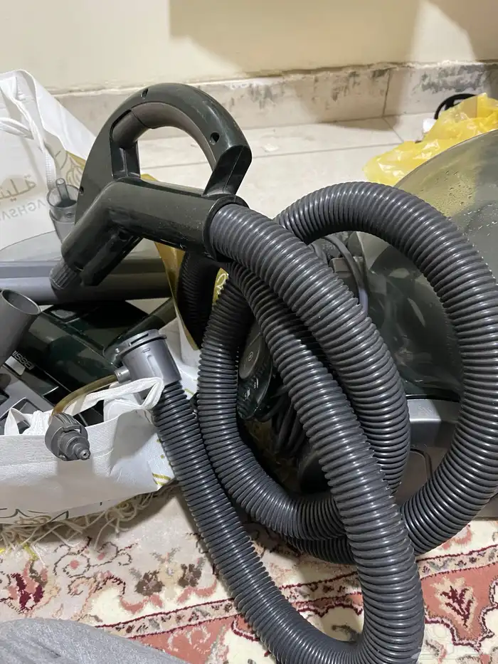 مكنسة بيسيل امريكية تكنيس وغسيل مع كامل اغراضها 2