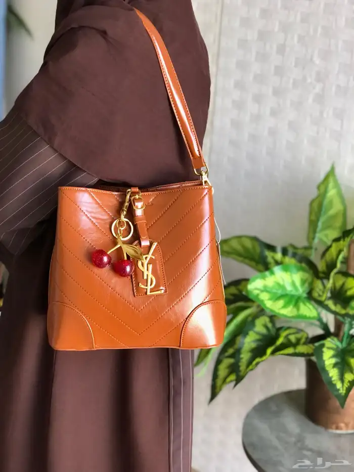 شنط ماركات متعدده وشنط مدرسيه ماركات متنوعه درجه أولى 19