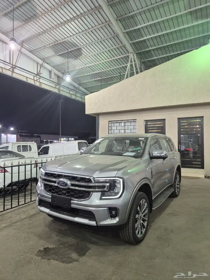 فورد ايفرست ليميتد و XLS بنزين . جديد . 2025 1