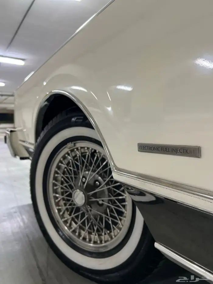 لينكون تاون كار 1983 مخزن كلاسيك سعودي وكالة ( تم البيع ) . 11