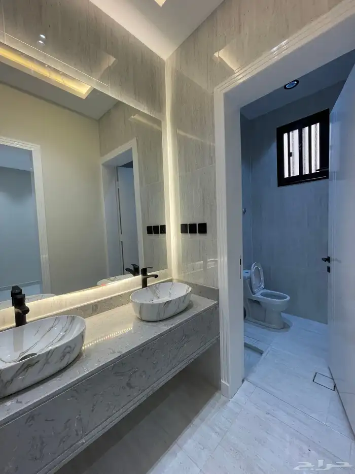 للبيع فيلا روف مع ملحق بدرج خارجى من 770 الف مقابل نادى ضمك 9