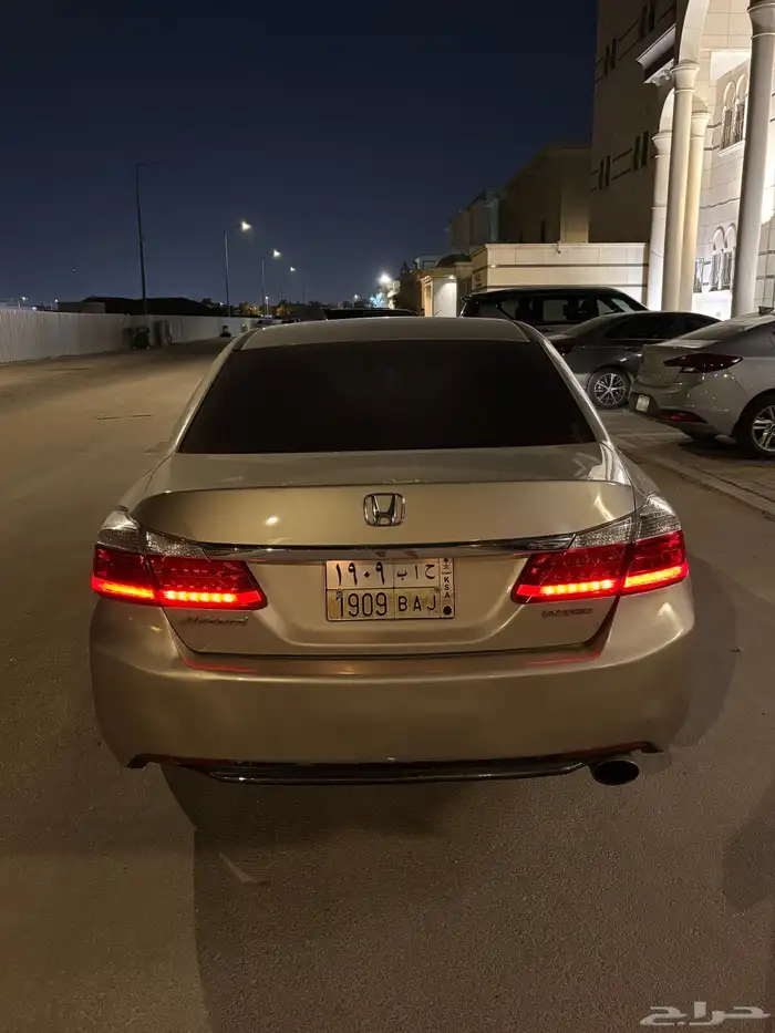 هوندا اكورد 2013 نظيف 7