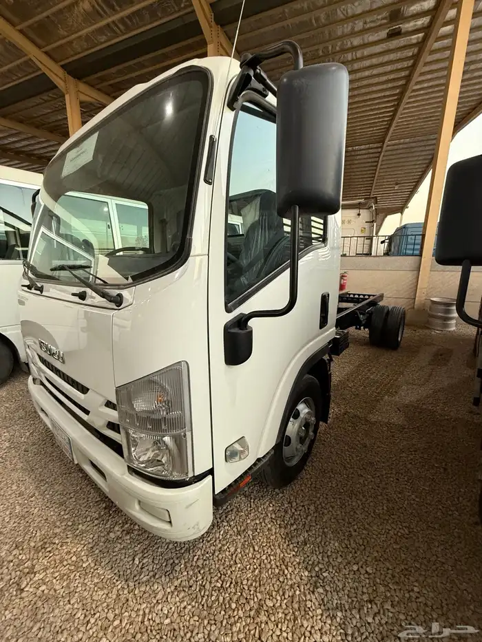 ايسوزو دينا 2022 مكينة 5200 شبه جديد 0