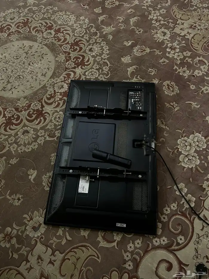 تلفزيون للبيع لا يوجد فيه اي خرابات مع الريموت 0