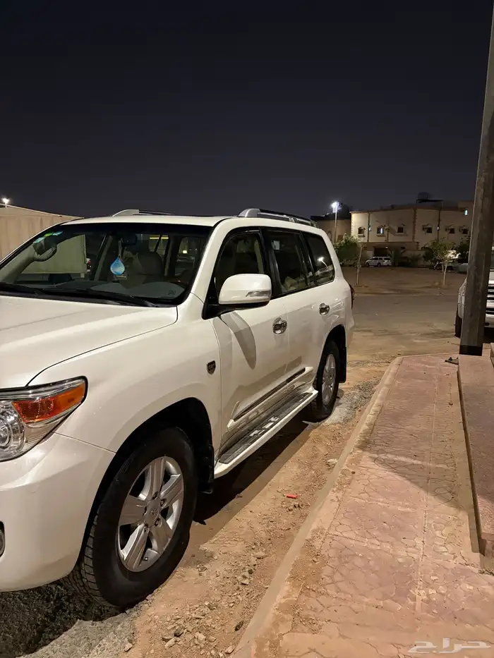 جيب لاندكروزر 5