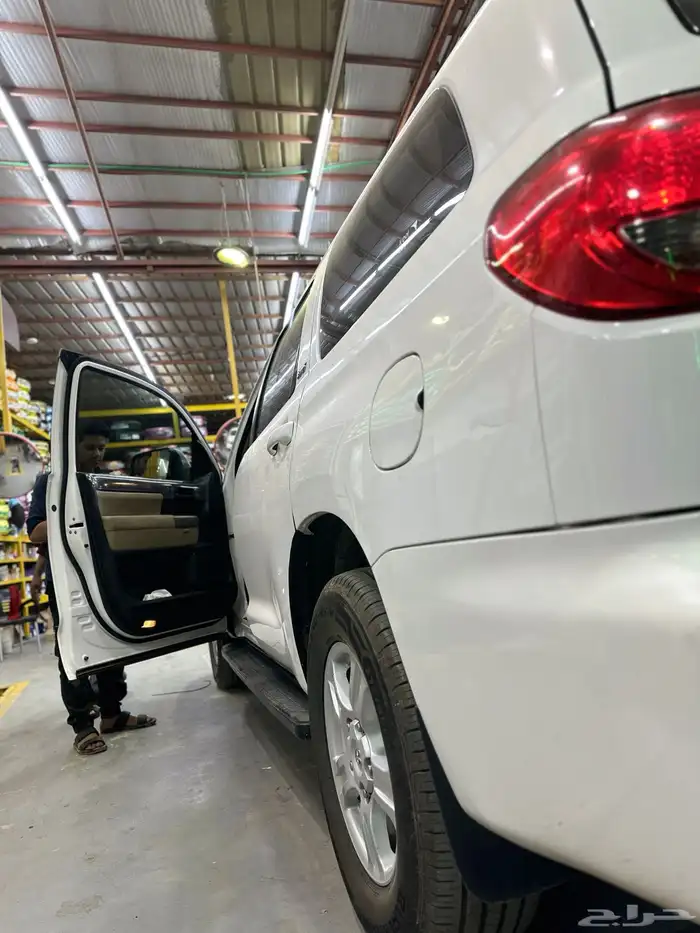 تويوتا سكويا2013قمه النضافه 2