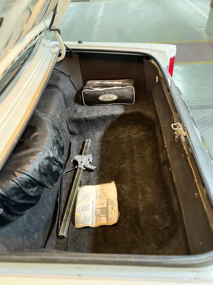 لينكون تاون كار 1983 مخزن كلاسيك سعودي وكالة ( تم البيع ) . 58