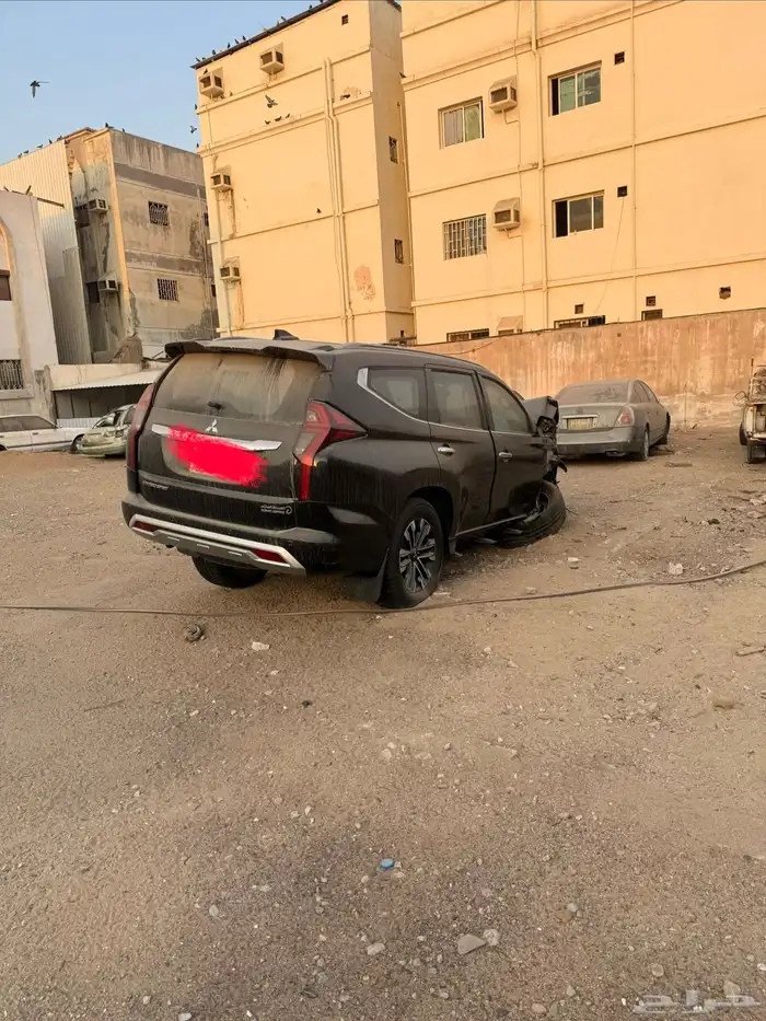 متسوبيشي مونتيرو مصدوم 2021 2