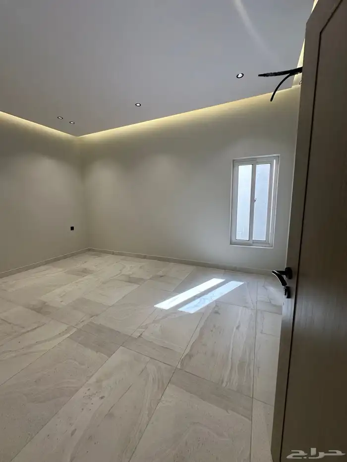 شقة ارضي مدخل سيارة خدمات واصله 670 الف فقط 13