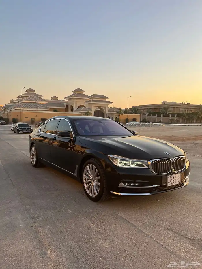 للبيع بي ام دبليو 740 موديل 2016 3