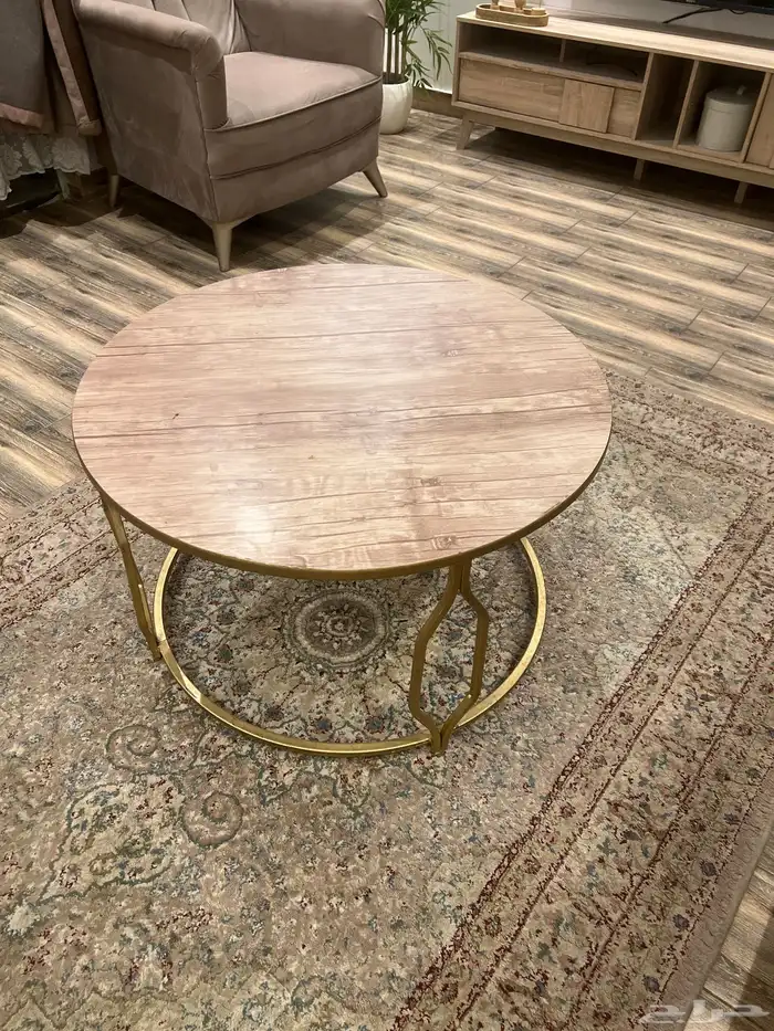 كنب للبيع مع الطاولات 3