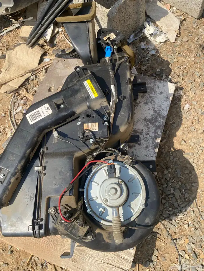 قطع غيار جمس صالون 2005 13