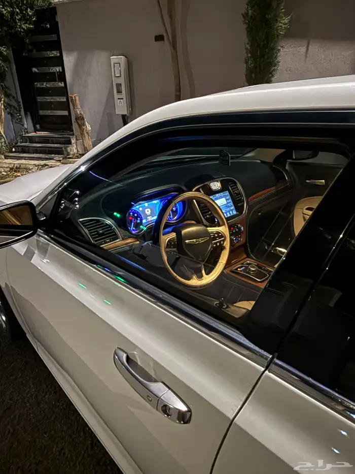 كلايسلر 2016 هيمي 5.7 نظيف جدا 3