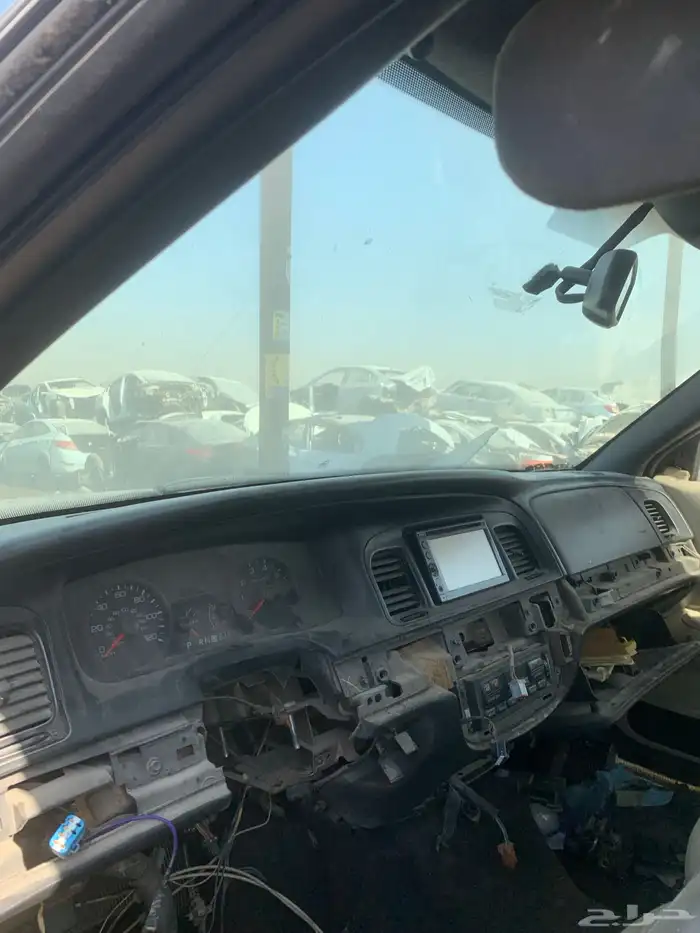 قطع غيار فورد فكتوريا ماركيز 4