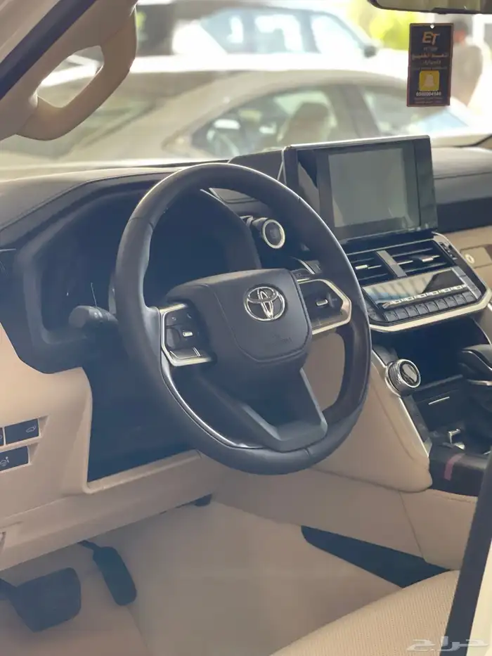 لاند كروزر GXR L4. بريمي. 2025 بالكاش والاقصاد 9