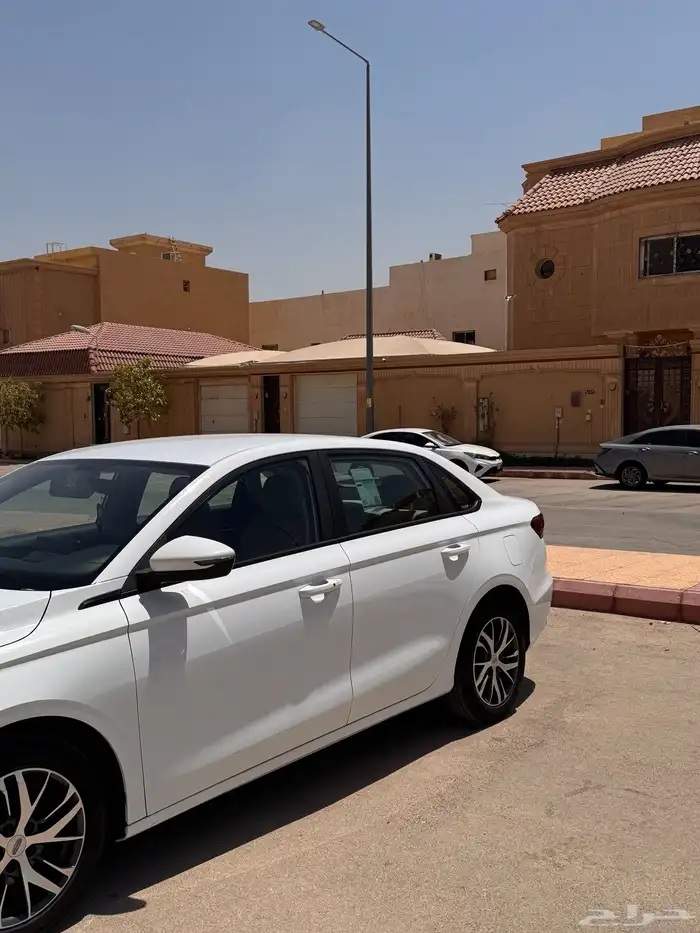 جيلي ام جراند 2023 5