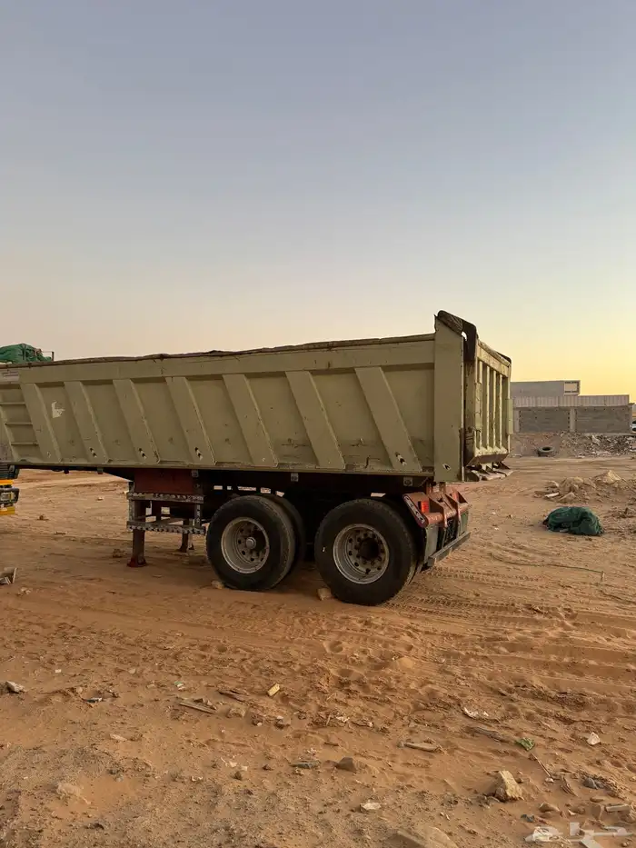 للبيع صندوق قلاب 1